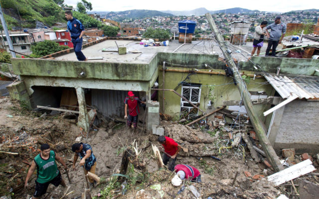 Brazil downpour displaces 30,000, bracing for more rain