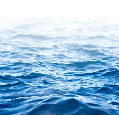 Wrangell man dies when boat hits rocks in shallow water
