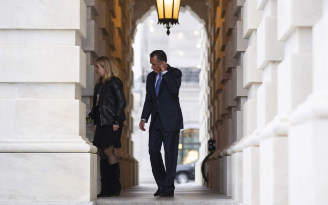 Romney returns to Utah to explain his impeachment decision