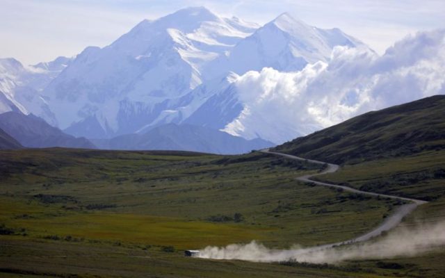 Landslide prompts closure on Denali park road in Alaska